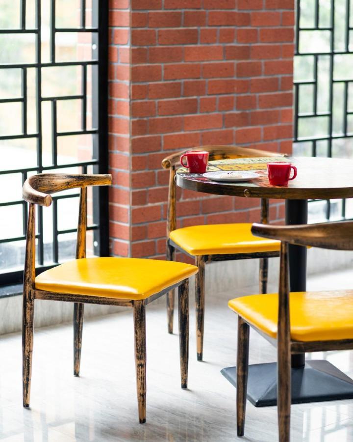 Couch & Cheese Homestel The Most Luxurious Hostel For Working Professionals & Students Pune Exterior foto